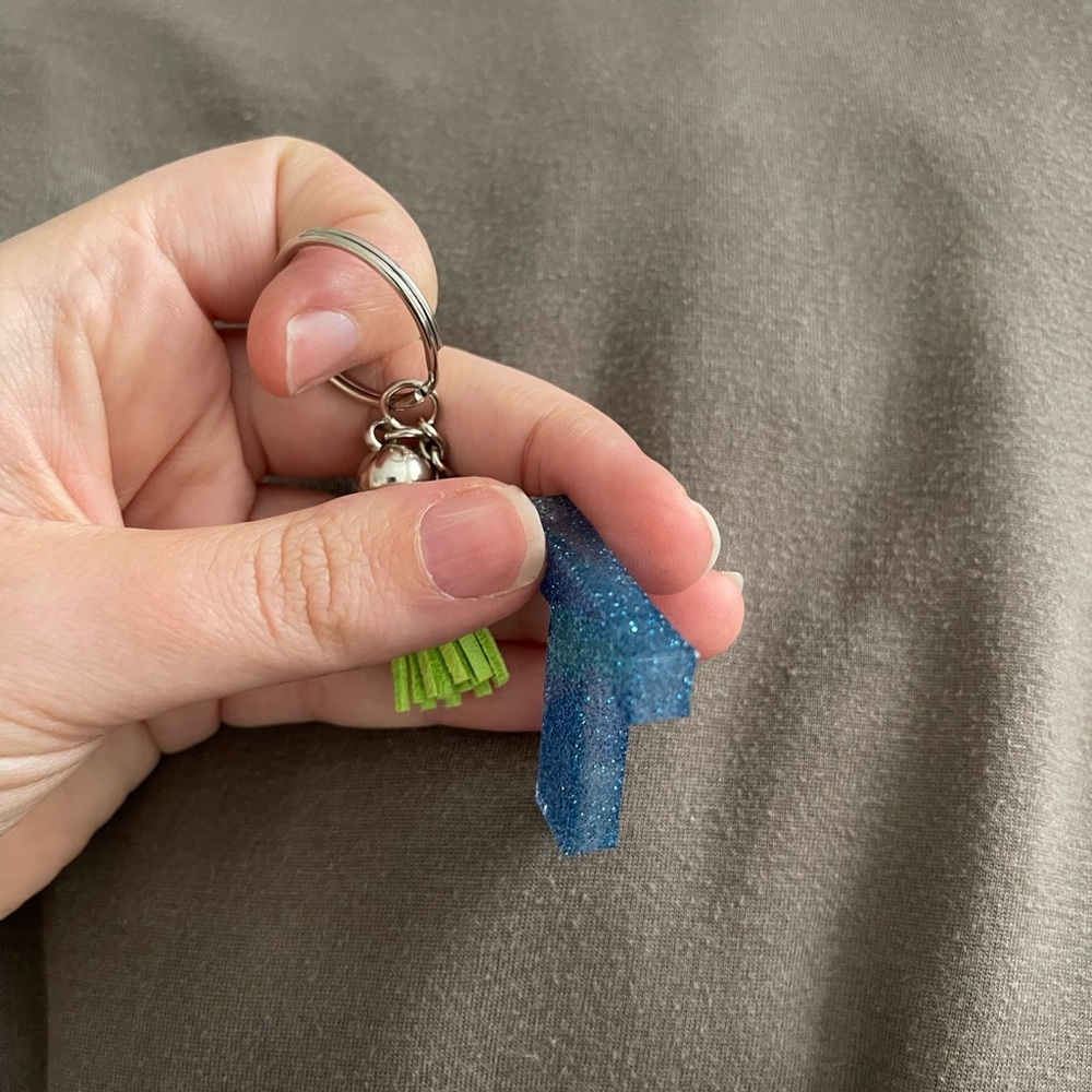 Handmade Letter "T" Keychain - Picture 3 of 6